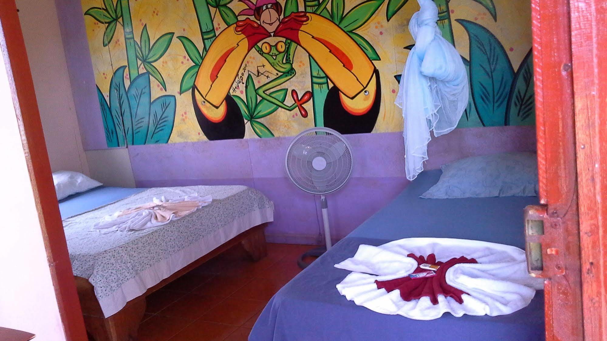 Cabinas Miss Miriam 1 Tortuguero Ngoại thất bức ảnh
