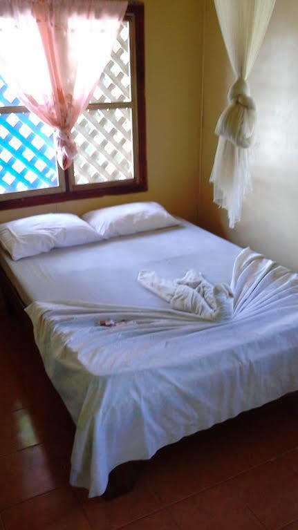 Cabinas Miss Miriam 1 Tortuguero Ngoại thất bức ảnh