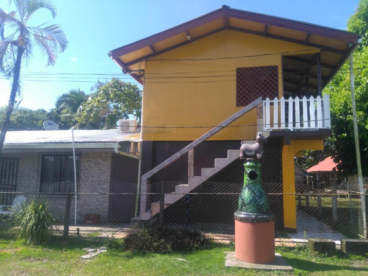Cabinas Miss Miriam 1 Tortuguero Ngoại thất bức ảnh