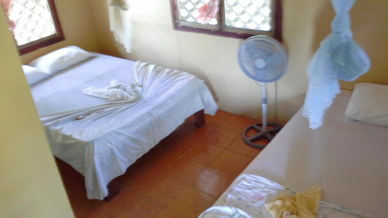 Cabinas Miss Miriam 1 Tortuguero Ngoại thất bức ảnh