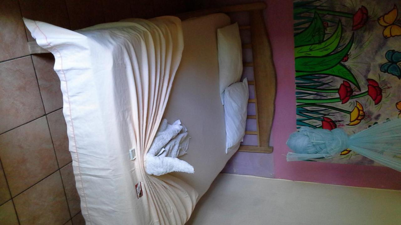 Cabinas Miss Miriam 1 Tortuguero Ngoại thất bức ảnh
